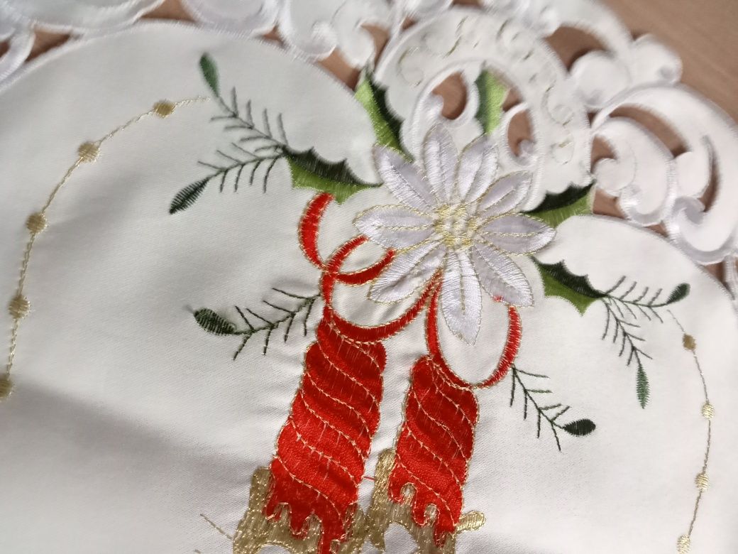 Bieżnik na ławę haftowany
