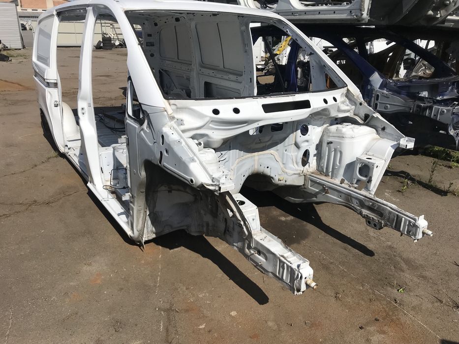 Четвертинна передня щока ланжерон Vito 639 w447 vclass