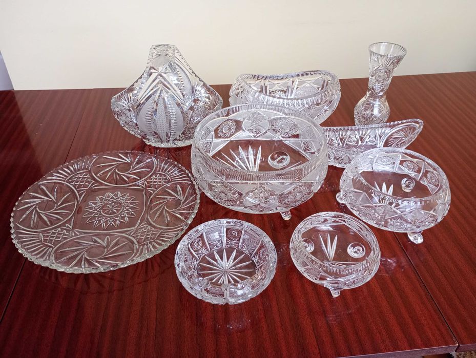 Kryształowe misy, patera, kosz, salaterki, wazony