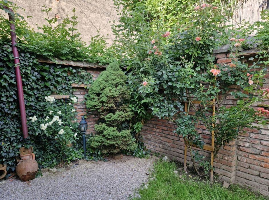 Продаж будинку близько центру Ужгорода