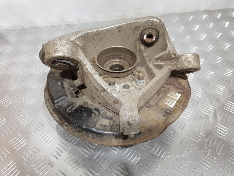 Кулак задний правый ступица под замену  4230430090  Lexus разборка