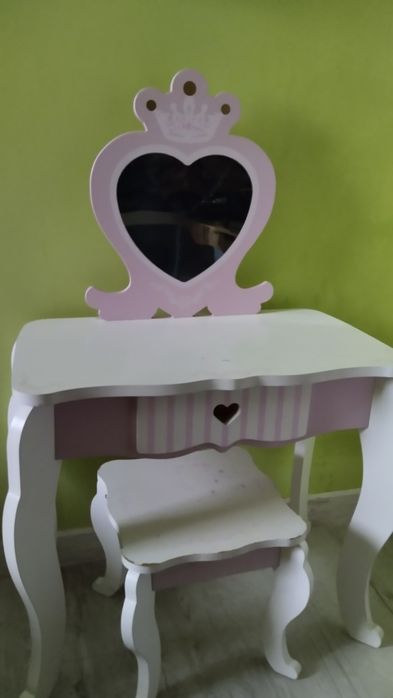 Toaletka dla małej elegantki