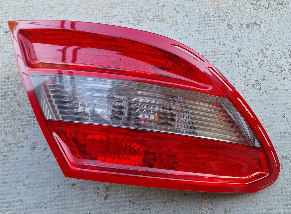 Faróis traseiros  Mercedes W204