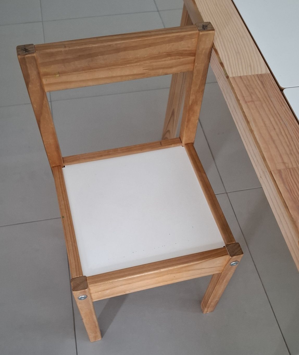 Mesa de criança c/ arrumação