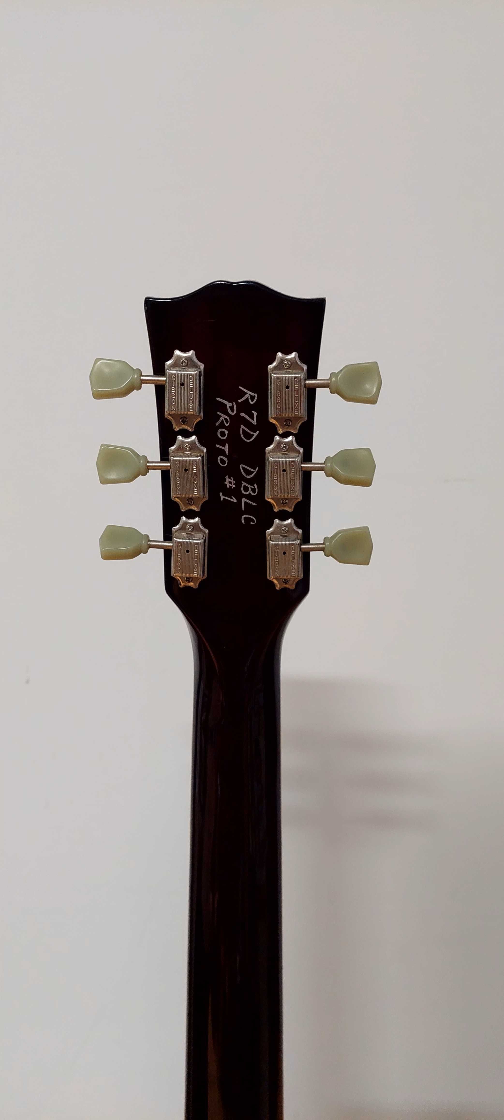 Guitarra Eléctrica Les Paul Gold Top c/ Estojo