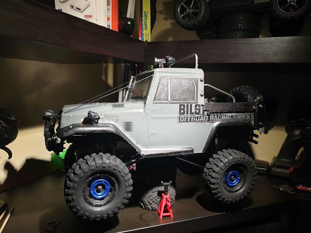 Vendo carro RC Crawler 1:10 RGT Custom