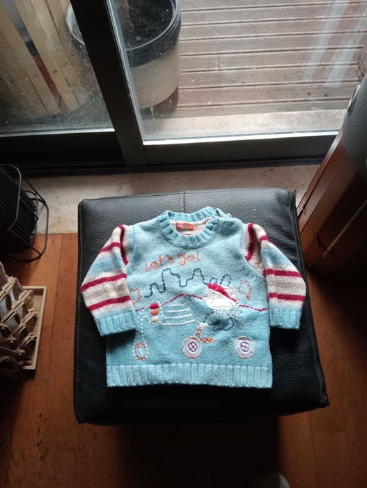 Camisola de lã bebê