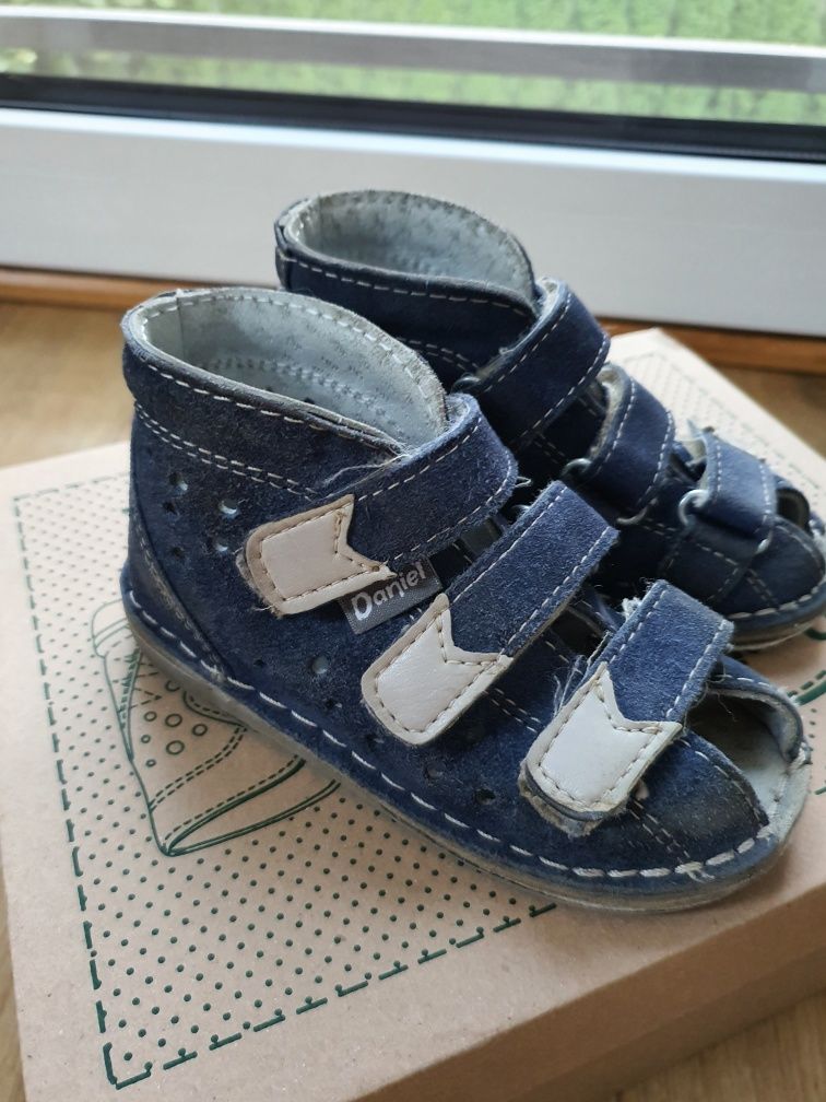 Buty Daniel rozmiar 22 granatowe