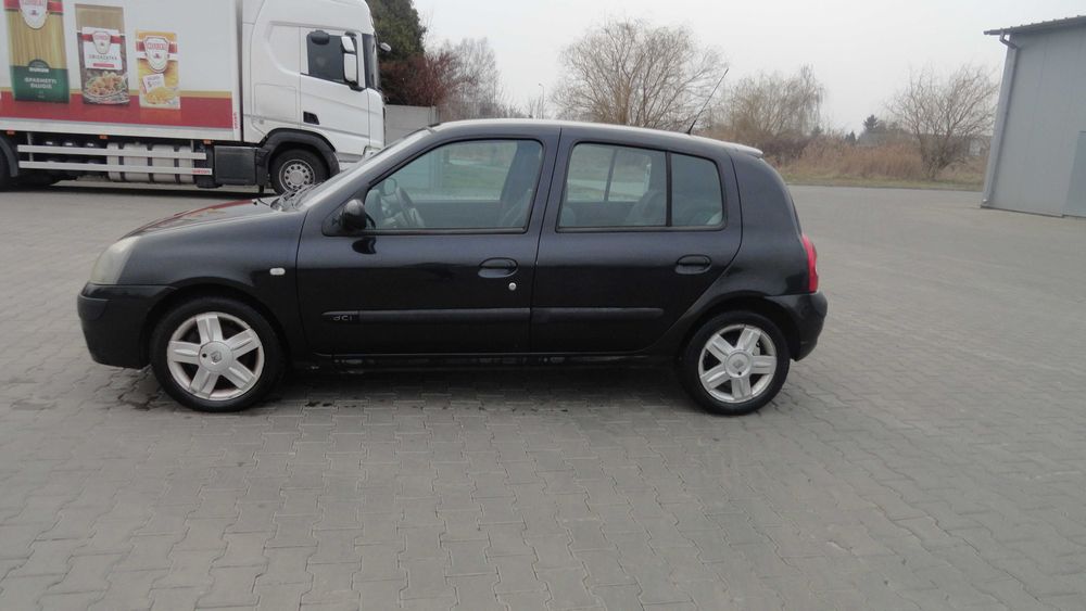 Renault Clio na części 5 Drzwi Kolor Czarny Diesel kolor NV676 diesel