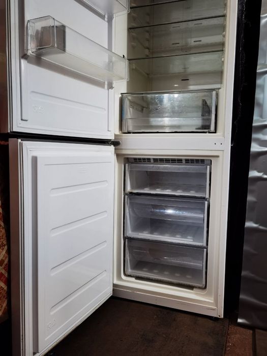 Холодильник  Whirlpool no frosr 2020 г. Гарантия!