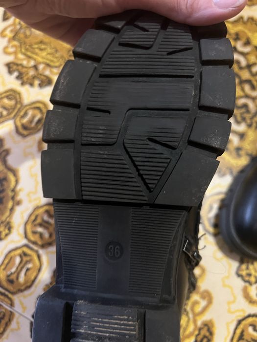 Осінні ботинки для дівчинки кожані чорні