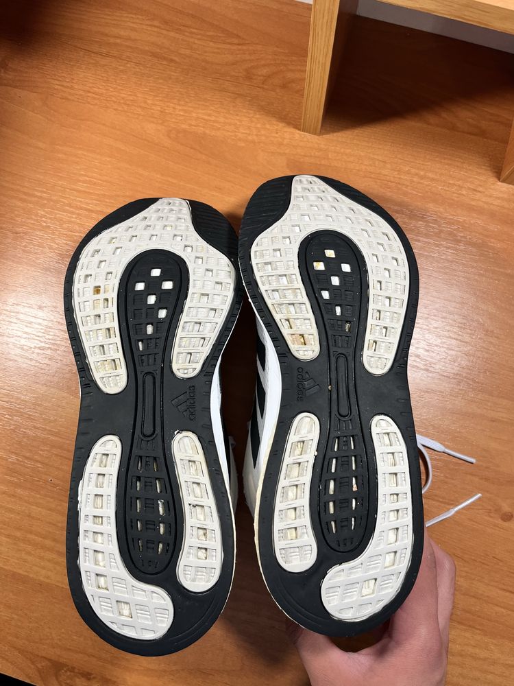 Кросівки Adidas response 44,5