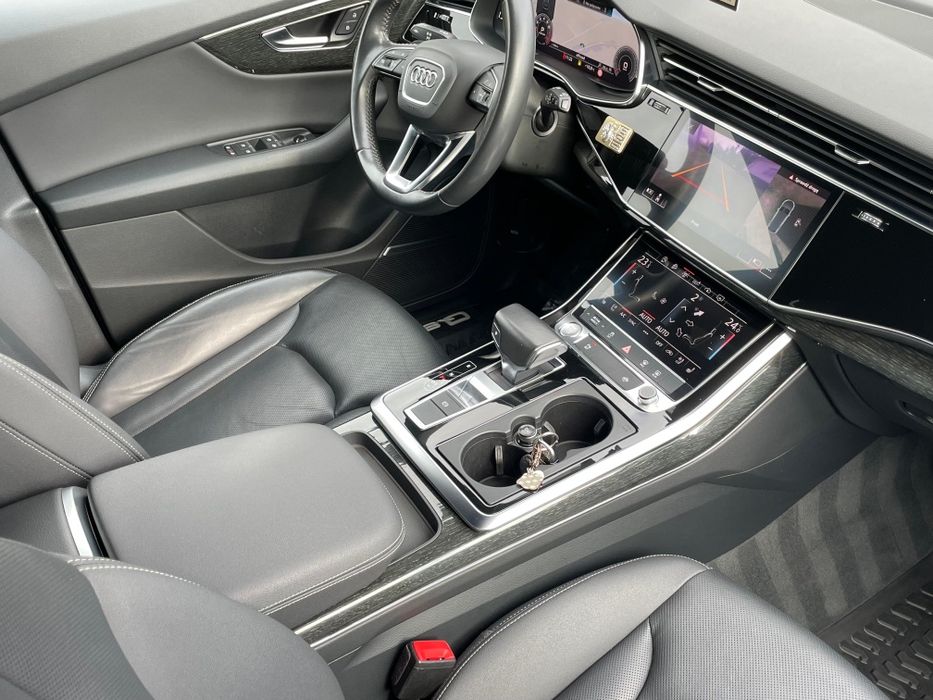 Audi Q8 premium + bezwypadkowe 3.0 tfsi NOWY silnik