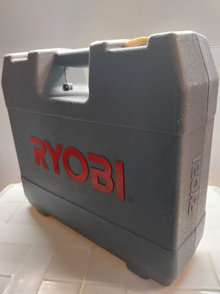 Berbequim de impacto RYOBI 1050W