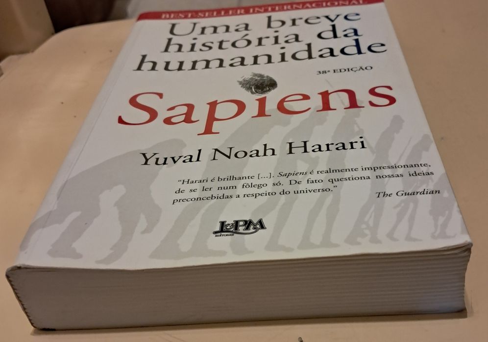 Livro "Uma Breve História da Humanidade" 38°Edição 2018.