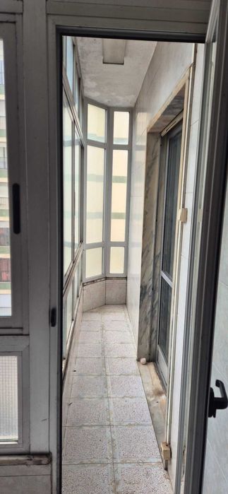 Vende-se T2 no Cacém junto á estação de comboios.