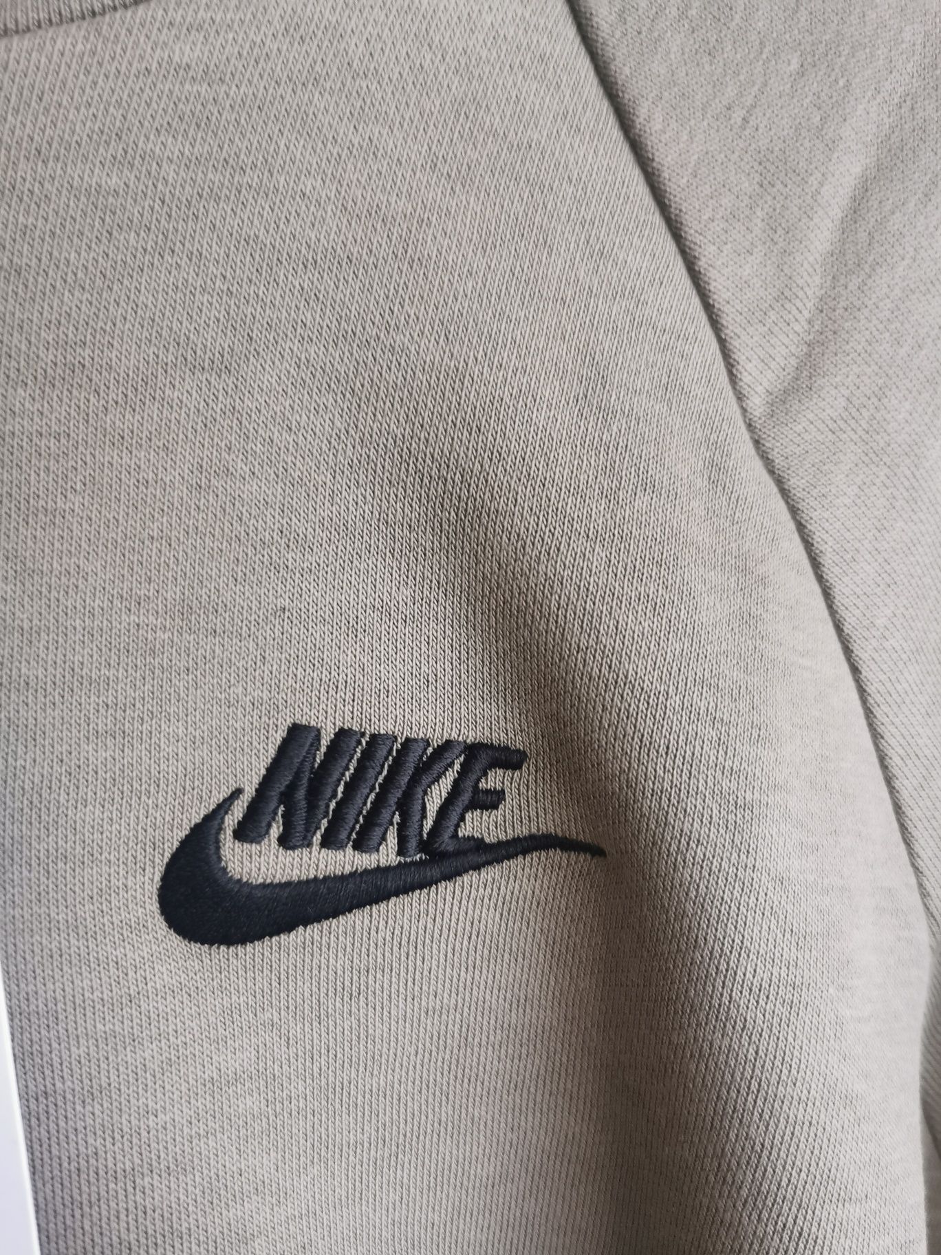 Oliwkowa damska bluza z kapturem Nike M