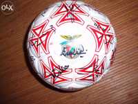 Bola oficial assinada por eusebio e equipa do benfica 94/95
