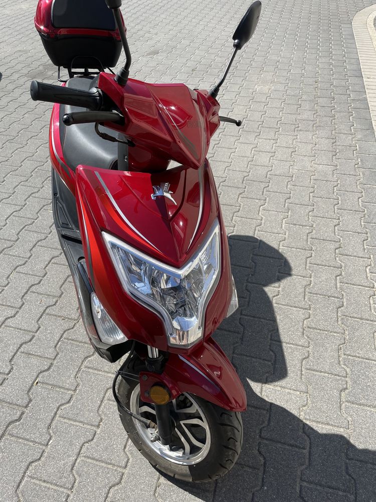 Skuter Motorower Romet 727 Premium, kask