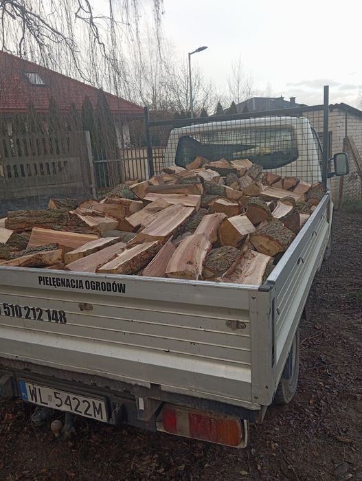 Drewno opałowe Kominkowe dąb, brzoza oraz drewno sosnowe.