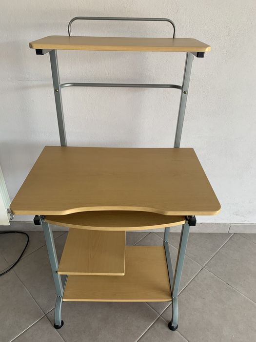 Secretaria de madeira