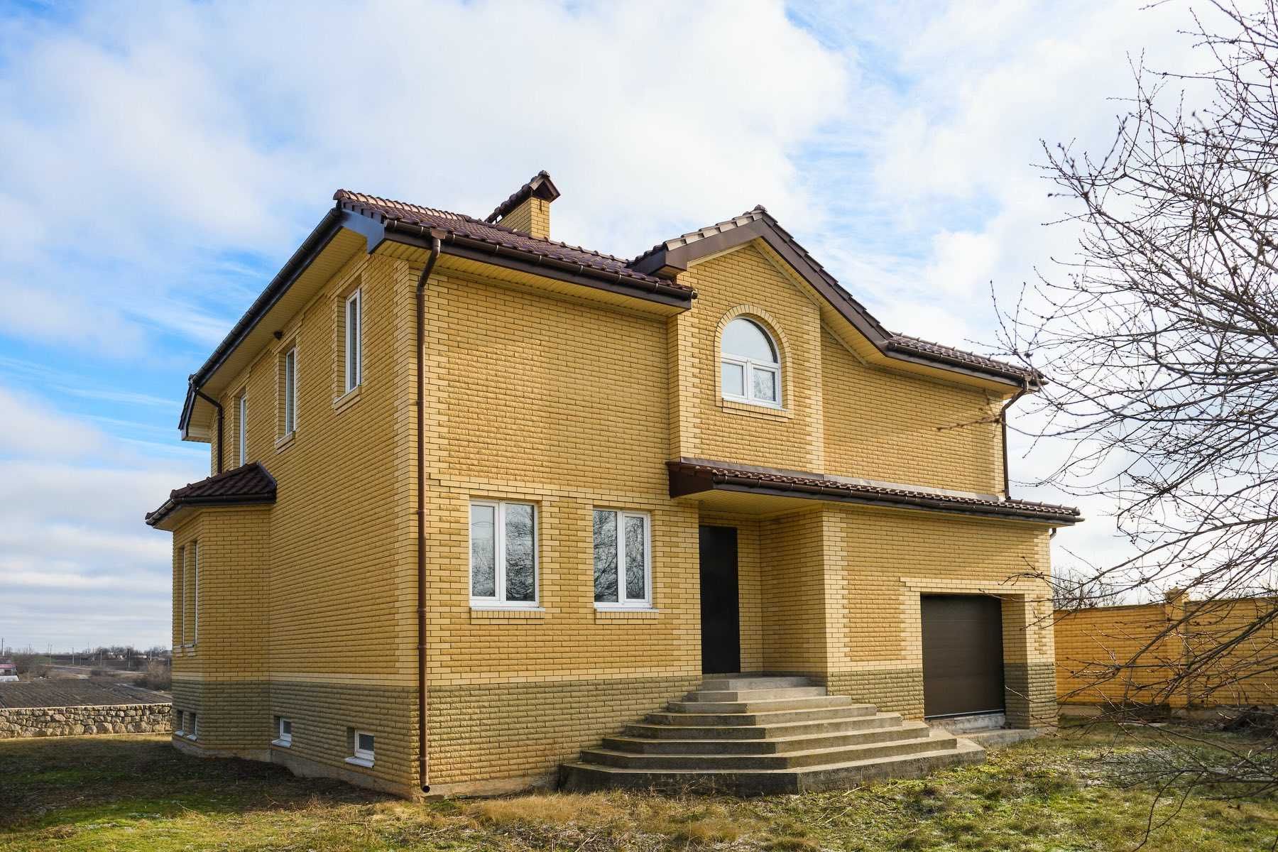Продам новий будинок на березі річки в 35 кілометрах від Дніпра