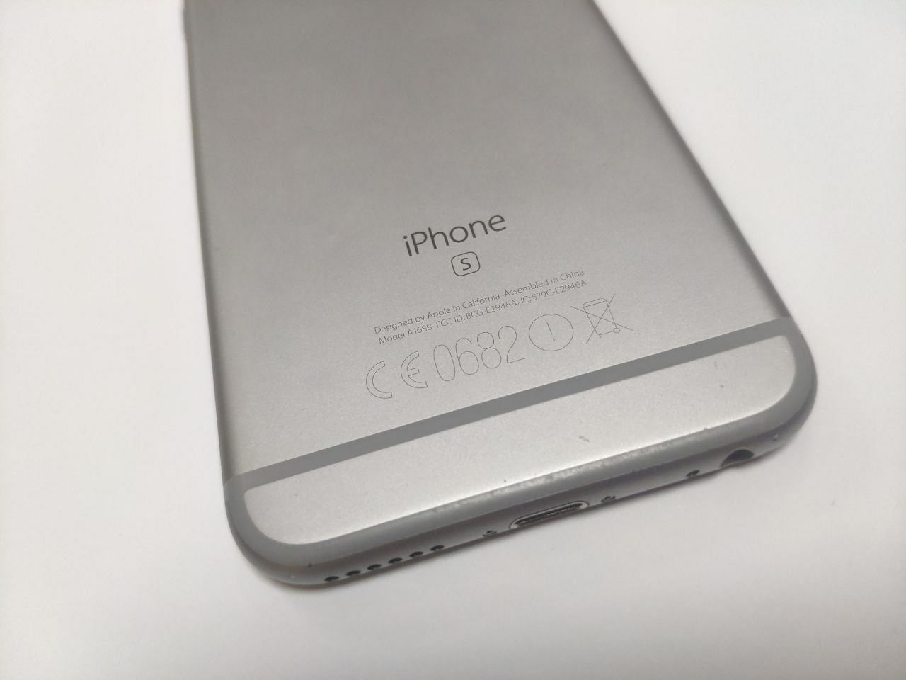 Телефон Apple iPhone 6s 64Gb