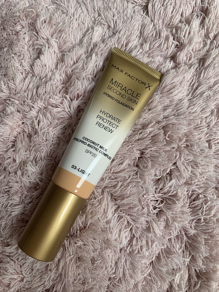 Miracle second skin max factor Spf 20