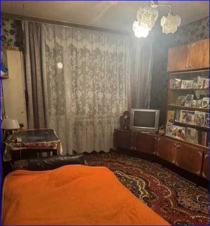 Здається 1 кімната в 2 кімнатній квартирі без господарів