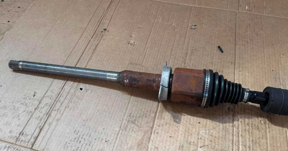 Ходова передня піввісь полуось ступиця цапфа Вольво Volvo XC90 2016 -