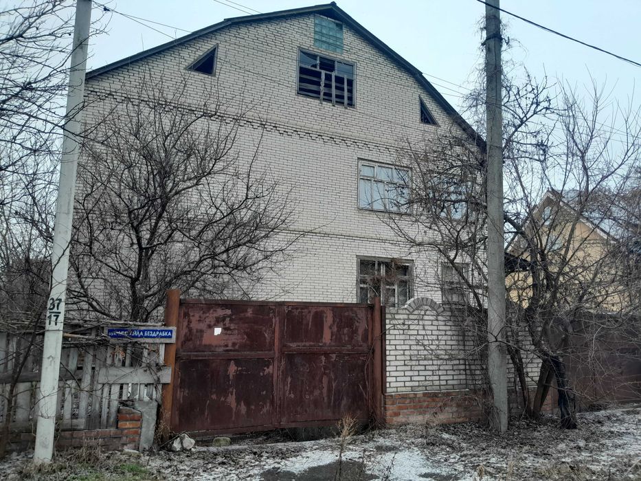 Продам недобудований  двохповерховий будинок