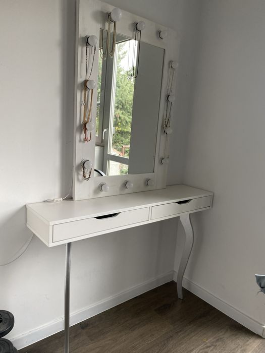 Toaletka, lustro garderoba