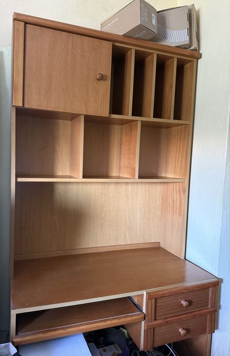 Secretária Pinho Mel