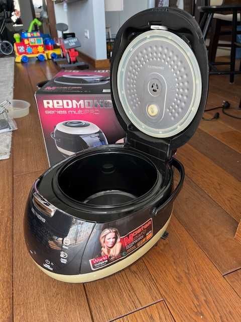 Multicooker Redmond RMC-151E