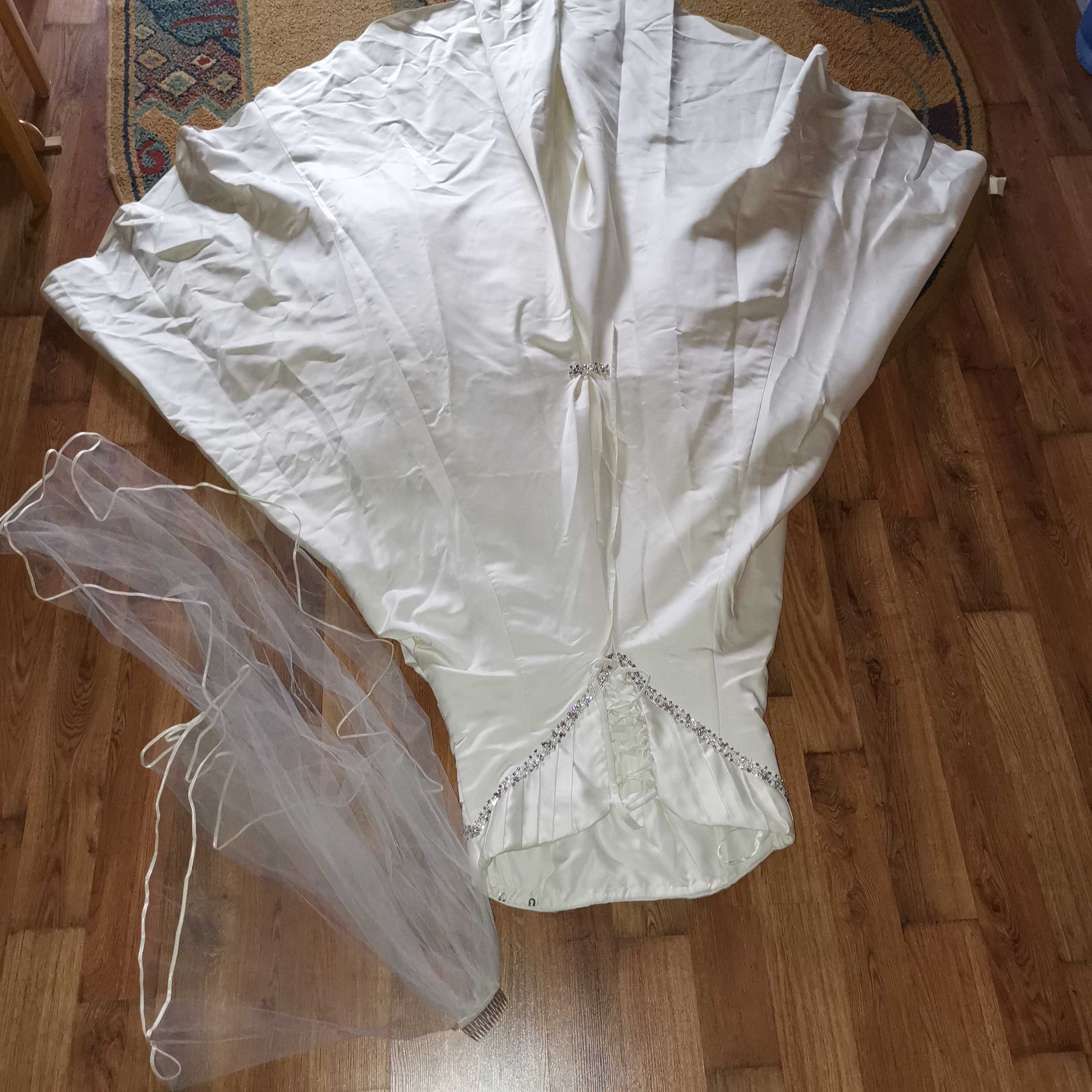 Piękna Suknia Ślubna Agnes rozm. 40/42-44 dla kobiety w ciąży.