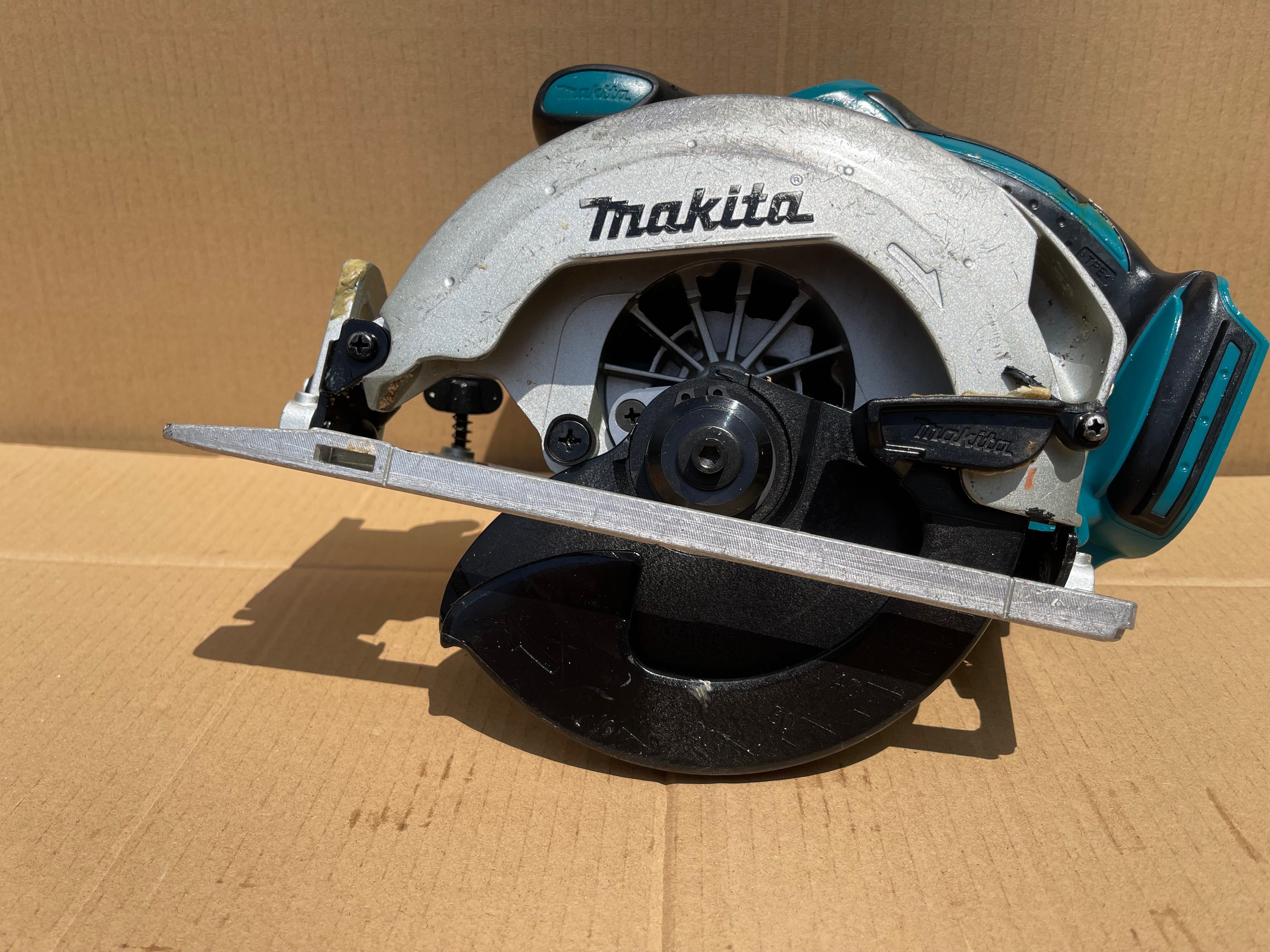 Makita pilarka DSS611 18V