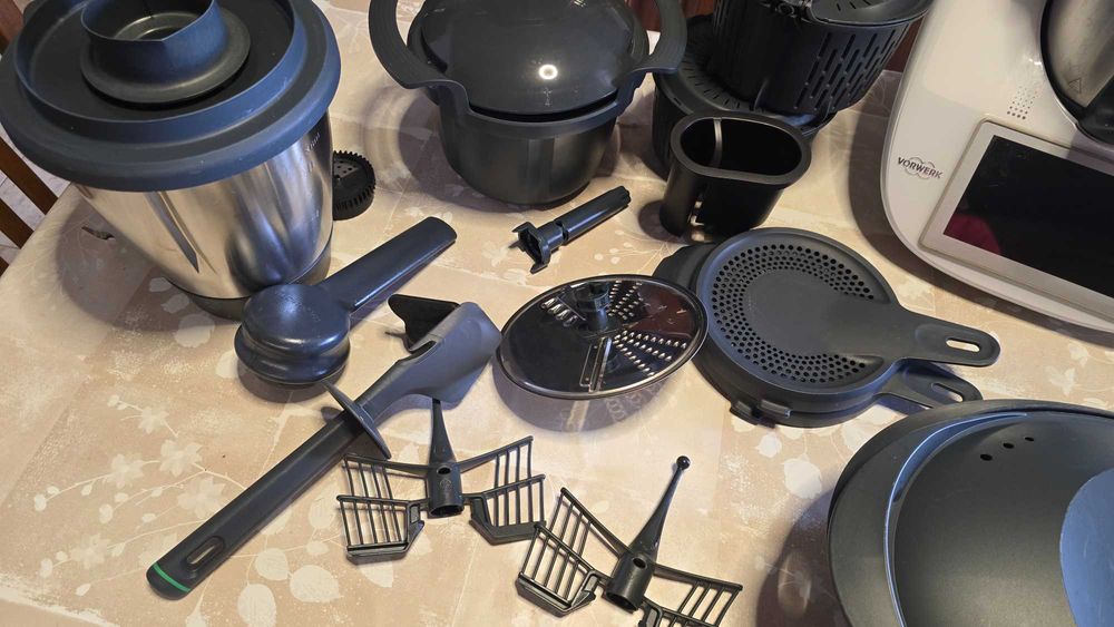 Bimby Tm6 + bimby friend +mandolina + acessórios