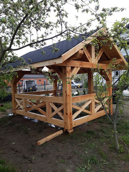 Altana ogrodowa Montaż podłóg drewnianych,paneli ,listew przypodłogowy