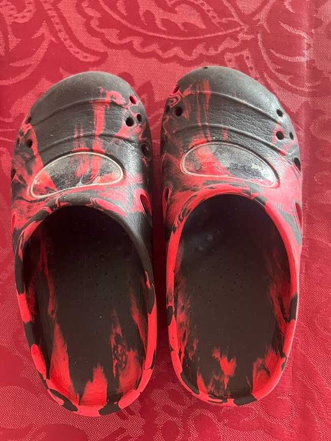 Crocs e chinelos Rapaz