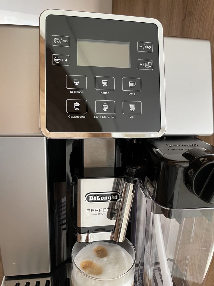 Кавомашина Delonghi Perfecta Evo