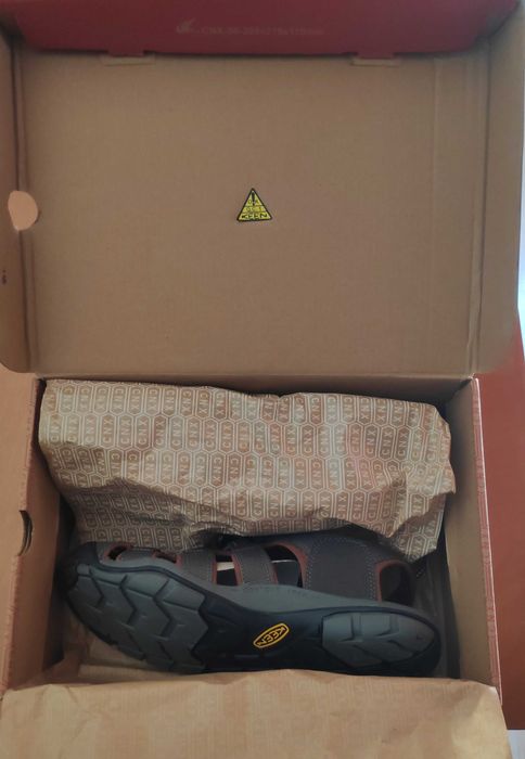 Sandálias KEEN, Tamanho 42 (novas)