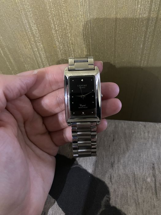 Продам старые часы