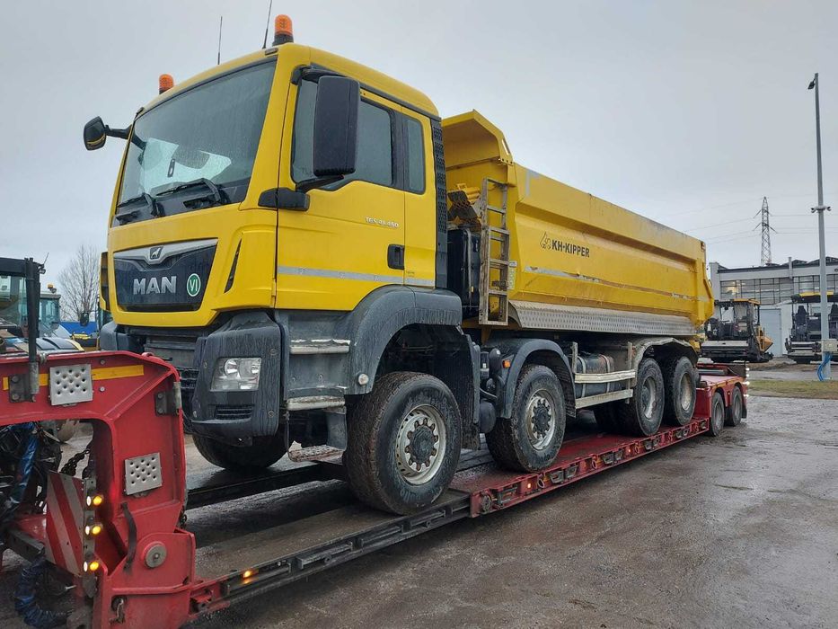Usługa transportu niskopodwoziem