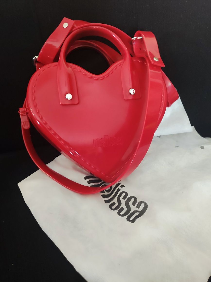 Melissa Heartbeat Bag
VERMELHA