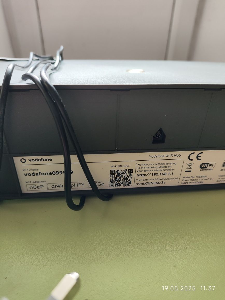 Двухдиапазонный роутер стандарта 802.11ас Vodafone Wi-Fi Hub THG3000