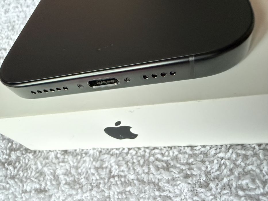 Apple iPhone 16 Pro Max 256GB (акб 97%)