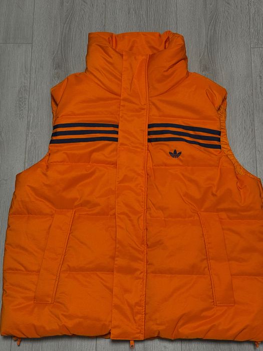 Зимова тепла жилетка adidas оригінал нова з біркою ,розмір Л . Унісекс