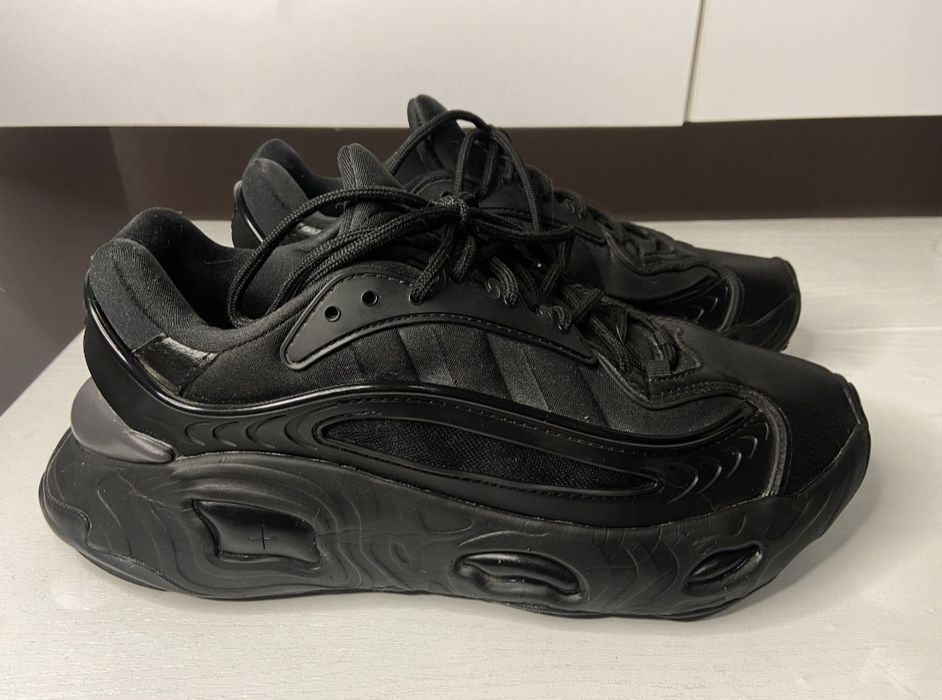Adidas oznova 40 кросівки кроси чорні