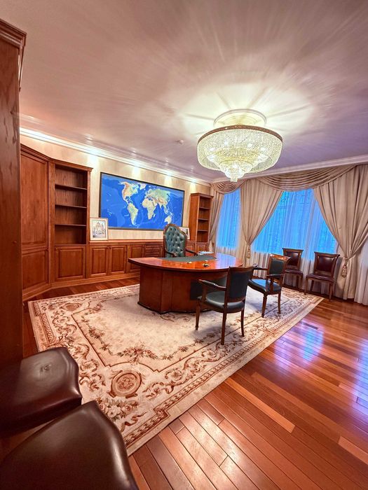 Оренда приміщення вул.Круглоуніверситетська 18/2 з меблями Фасад 105м2