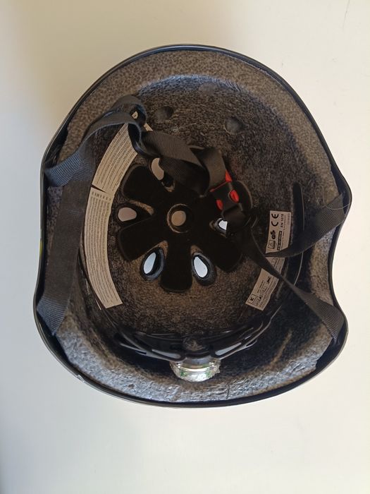Kask na hulajnogę i rolki czy rower orzeszek rozmiar S/M